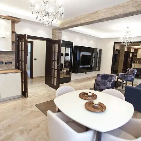 Belgrade's 1st Class Apartment, Vracar *
